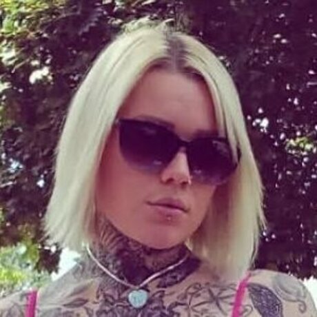 Typischblonnd ポルノスター セクシー 画像