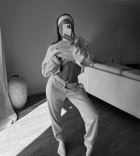 Anna Maria Schimanski モデル 写真