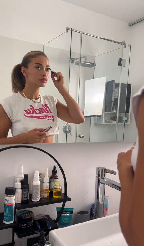 Camilla Nkenke トップモデル 写真
