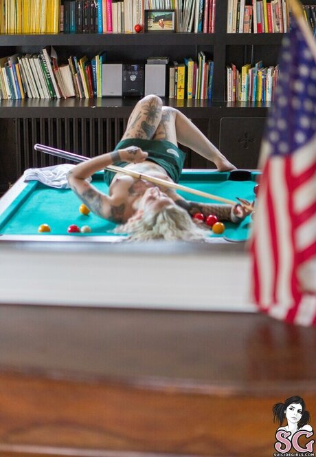 gladycesuicide かわいいモデル 写真