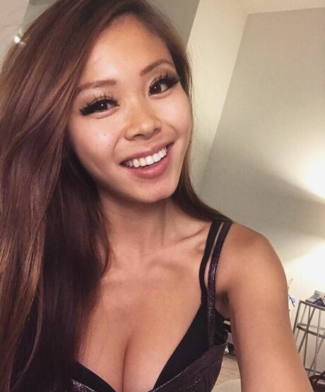 Maggie Sin 最高のモデル 画像