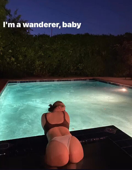 Emma Trotta 裸モデル 写真