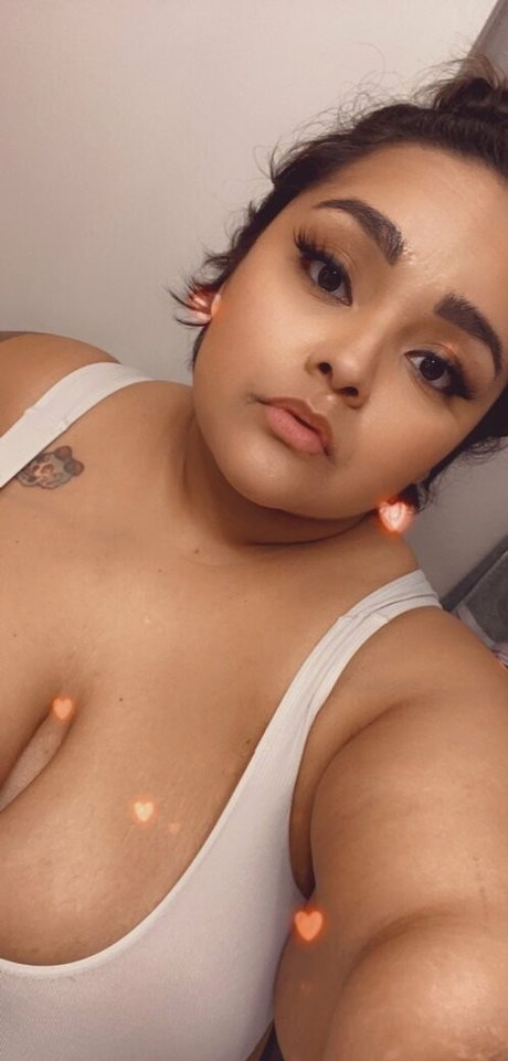 thckslutgoddess 可愛いモデル 画像