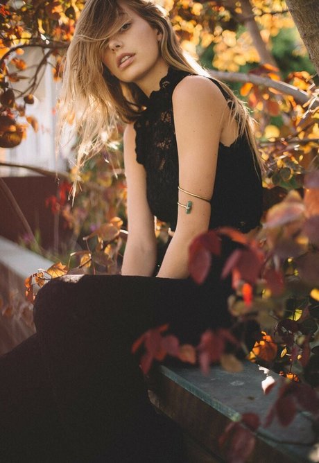 Camila Morrone ヌード女優 写真