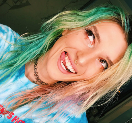 Dani Thorne ヌードモデル 写真
