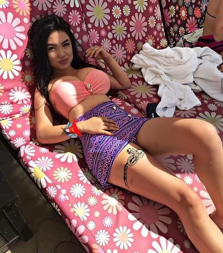 Zhansaya Dakarimova XXXモデル 写真