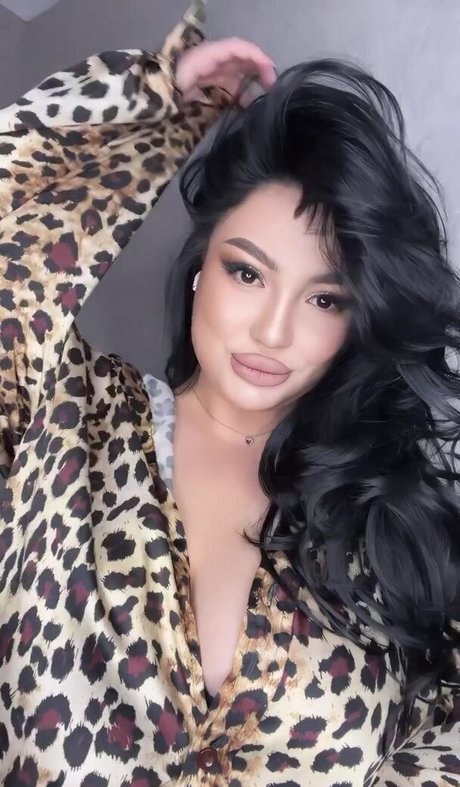 Zhansaya Dakarimova 美しいポルノスター 画像