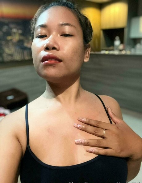 luzy93 アートポルノスター 写真