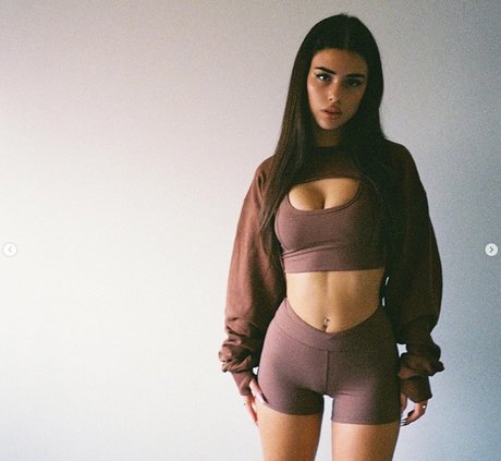 Leah Halton XXXモデル 写真