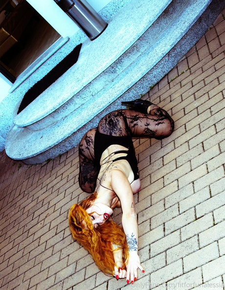 fitforfunalessia ホット女優 写真