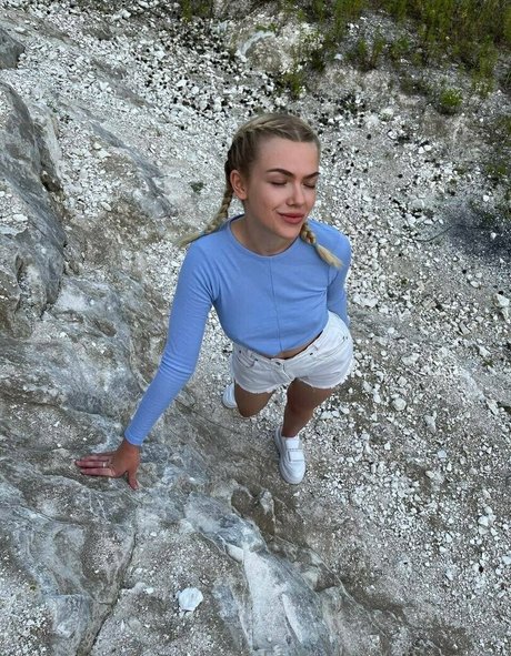 elliemiss ヌードモデル 写真