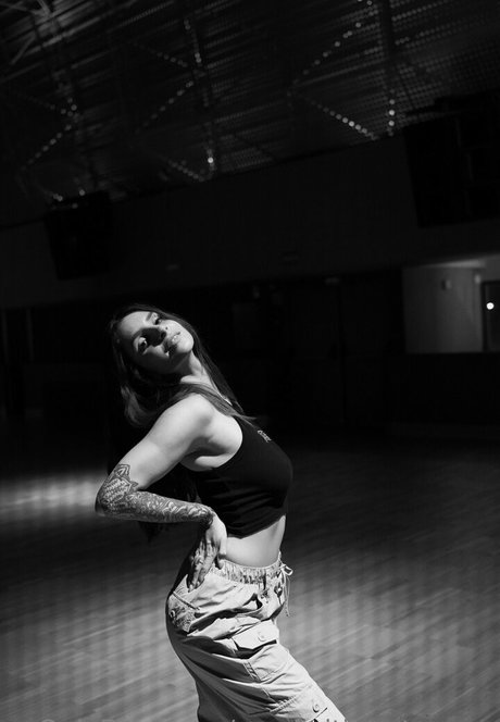 goodwithmytongue 裸の女優 画像