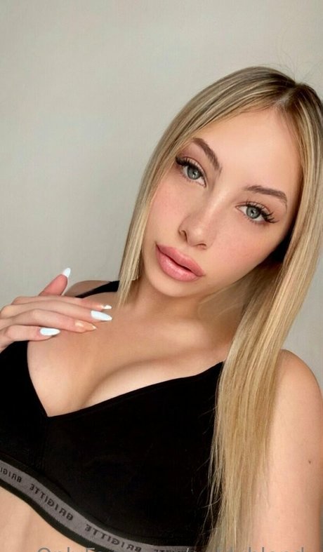 goldyblondy top profile image