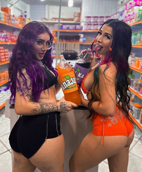 Ana Julia Mendes ポルノスター HD 写真