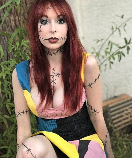 Lisa Foiles ヌードモデル 画像
