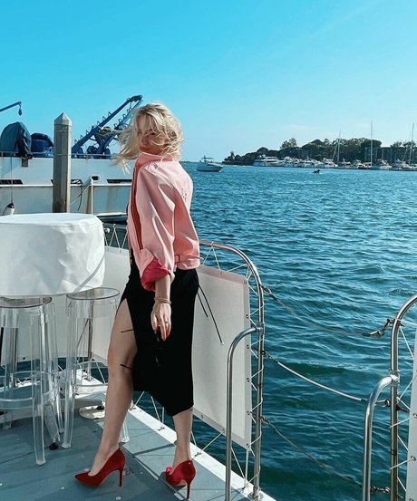 Courtney Miller ポルノモデル 写真