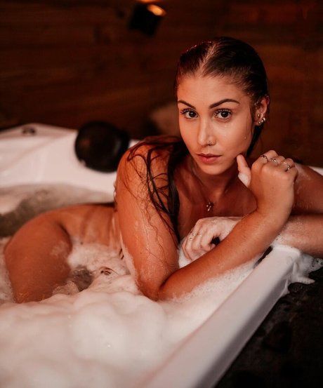 Juu Ferronato ヌード女優 画像