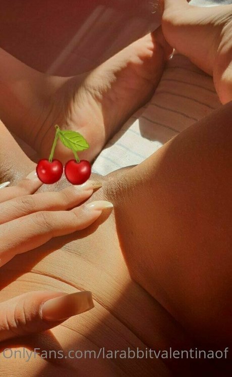 larabbitvalentinaof 完璧なモデル 写真