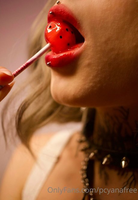 elfsandi アダルトモデル 画像