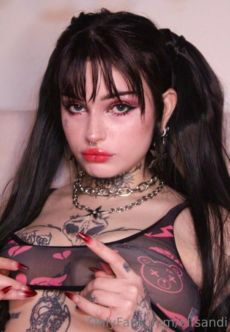 elfsandi ポルノスター 写真