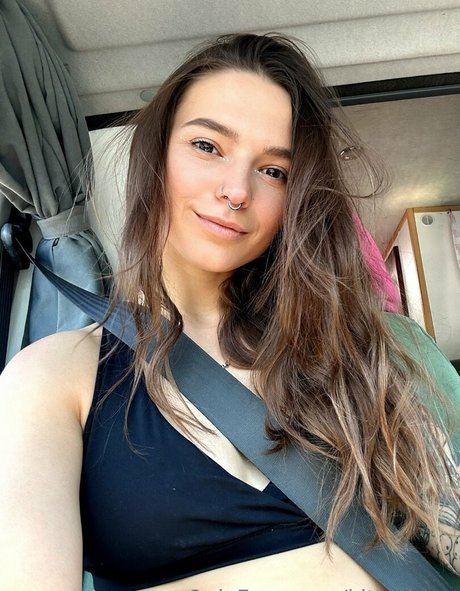 Kitty Berg アダルト女優 写真