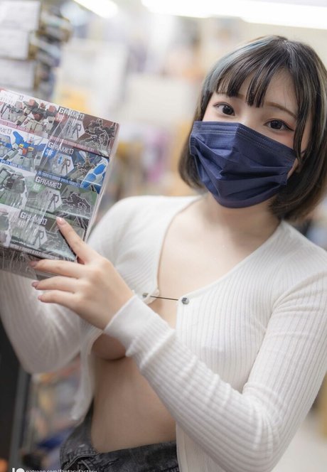 Zell Ching セクシーなポルノスター ギャラリー