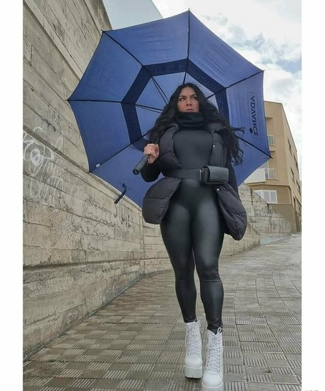 nashyra アートモデル 写真
