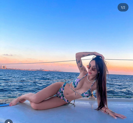 Yasmin Tozzi 独占女優 画像