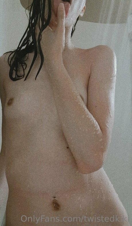 twistedkiki ポルノスター ヌード 写真
