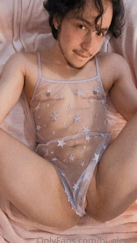 xox0kai0xox エロティックなモデル 写真