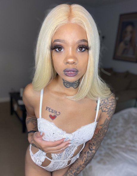 tiffanylannettevip セクシーモデル ギャラリー