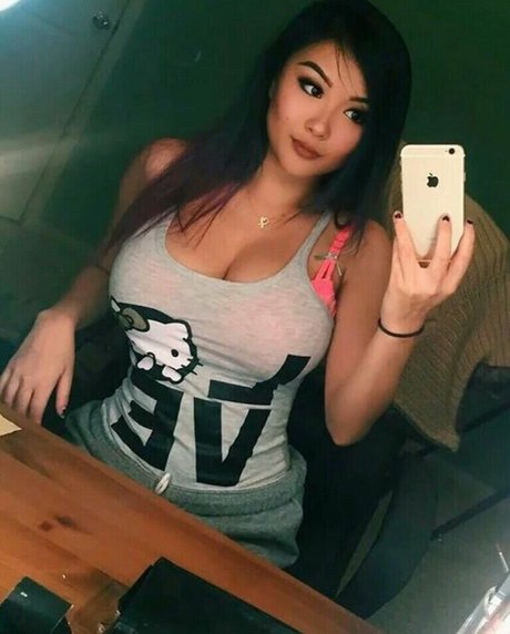 妊娠中のヌードオンリーファンズ セクシーヌード 画像