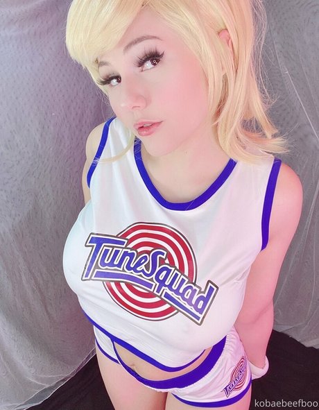 Kobaebeefboo アダルト女優 写真