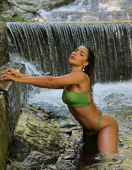Gabriela Versiani ポルノスター 可愛い 写真