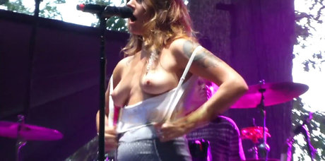 Tove Lo エロティック女優 アーカイブ
