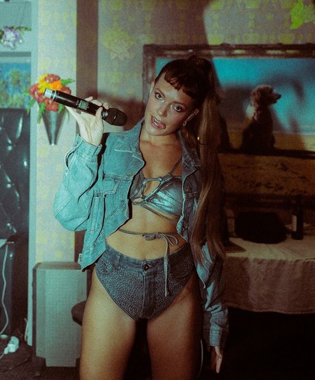 Tove Lo XXXモデル ギャラリー