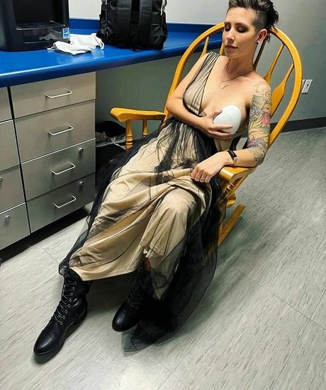 Soe Gschwind ホットなポルノスター 写真