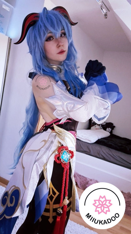 Miukadoo 裸のポルノスター 画像