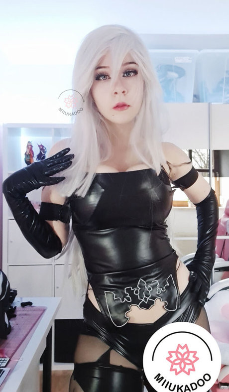小さいチンポのシーメールOnlyFans ホット裸 画像