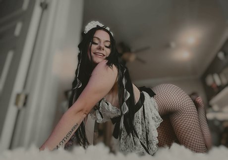 yourfavlittledemon ホット女優 画像