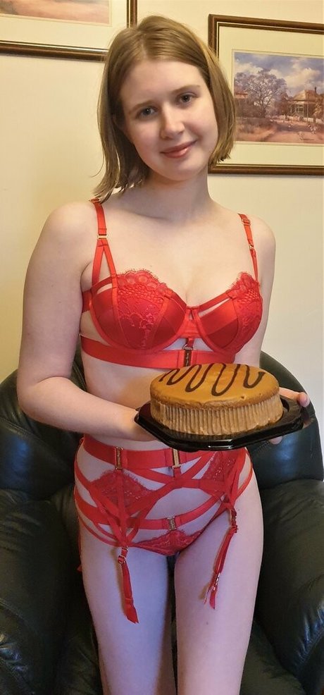 kinkykierra97 ホットなスター 画像