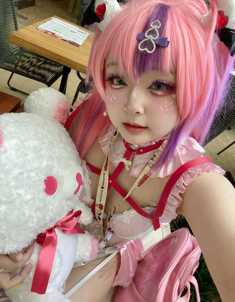 Donutskii トップ女優 写真