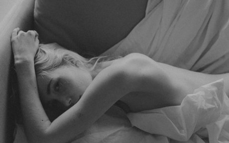 Oceane Le Ny ヌードのポルノスター 写真