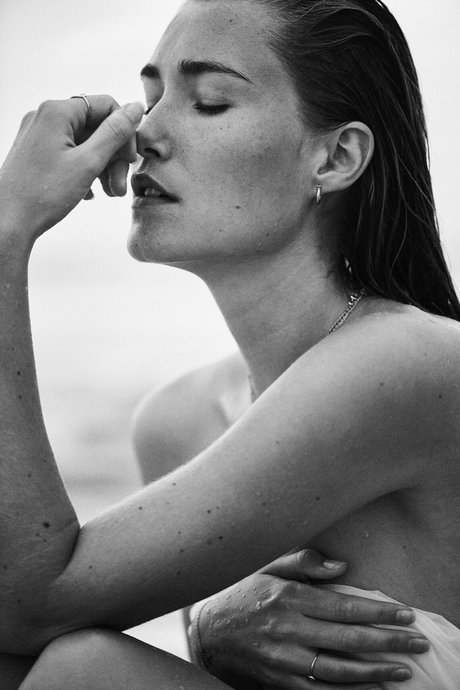 Oceane Le Ny 裸のポルノスター 画像