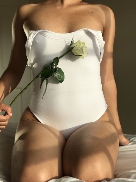 色白のティーンオンリーファン アートxxx 写真