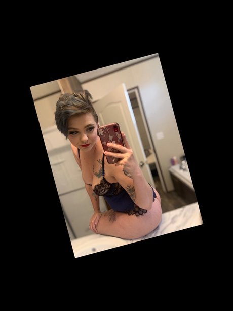 Leah baby セクシーなスター ギャラリー