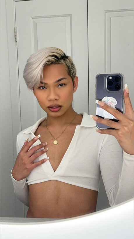 Barbie Bussy アダルトスター 写真