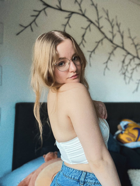 Lina Klein ポルノスター トップ 写真