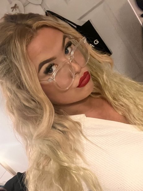 Lily Hyde ポルノスター 裸 写真