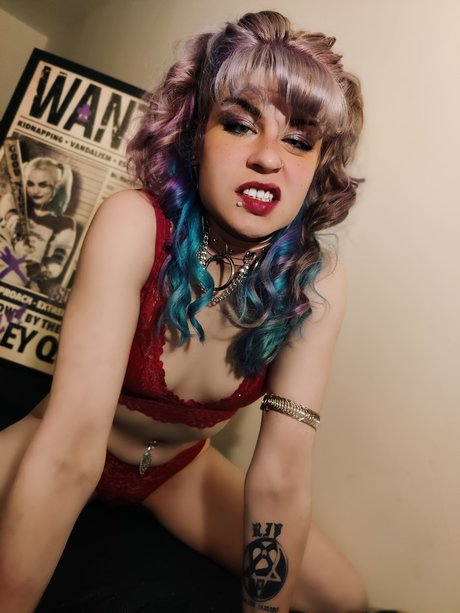 Lilith white セックスモデル 画像